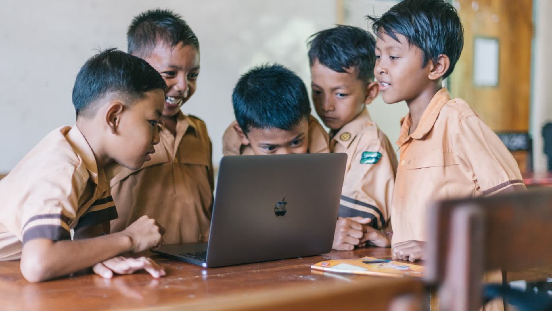 Selamat Datang di SMK Uji MSDI7WF8